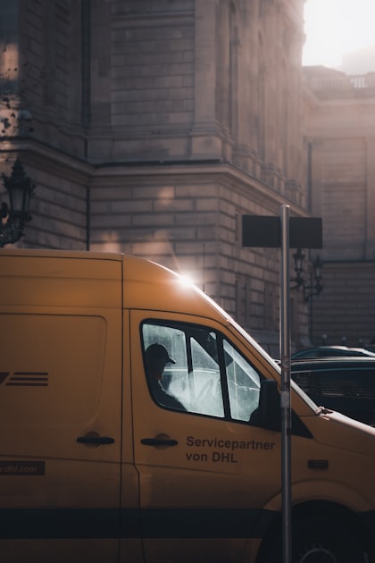 Benefits of Using a Local Courier